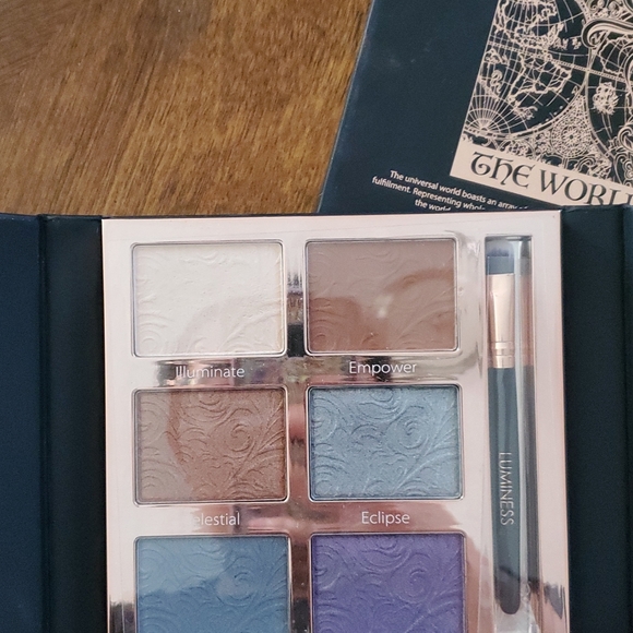BUNDLE Tarot luminusss eyeshadow pallets - Picture 8 of 10